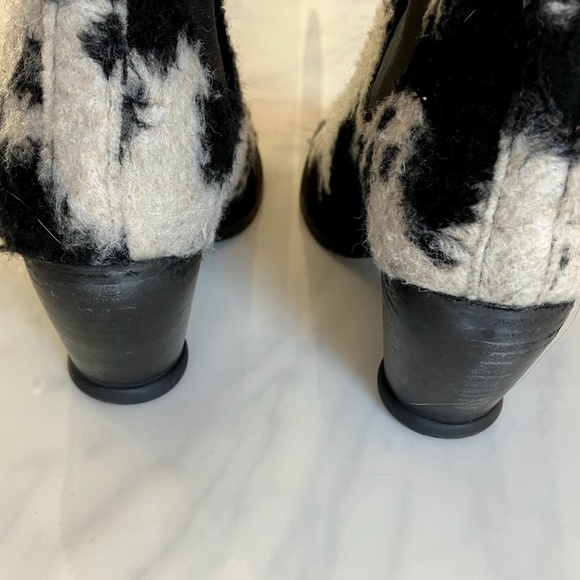 John Fluevog x Anna Sui Faux Furry Cow Print Booties US 9.5 EU 40 WITH BOX - Picture 4 of 9
